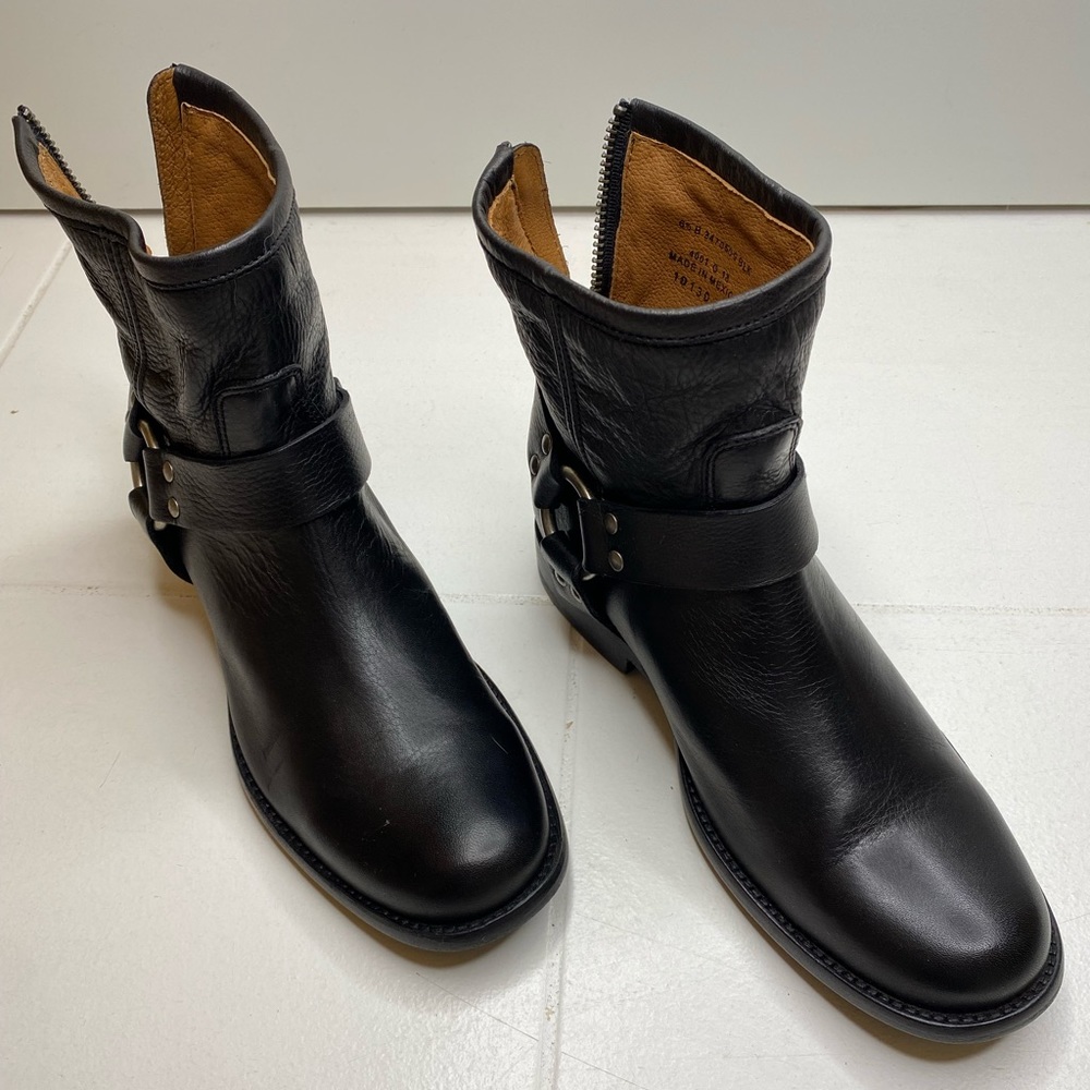 Frye Phillip Harness Short black size 6.5